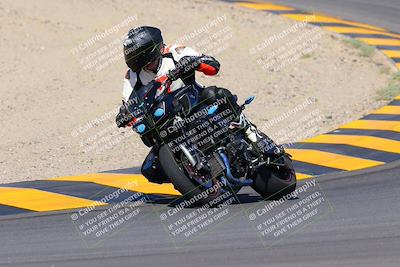 media/Oct-09-2022-SoCal Trackdays (Sun) [[95640aeeb6]]/Turns 9 and 10 (1050am)/